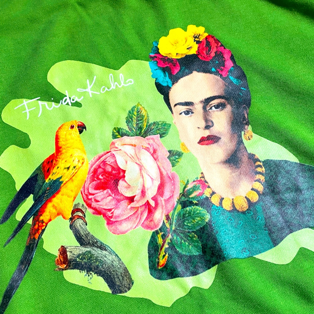 Frida Kahlo New Sweatshirt. Bell sleeves. Green Apple. Roomie fit